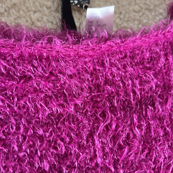 H&M magenta pink fuzzy sweater. Women’s US size 2 - Picture 10 of 10